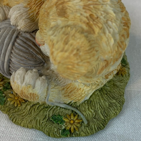 Vintage 1990’s Summit Collections Nature’s Friends Cat with Yarn Figurine - Picture 6 of 9